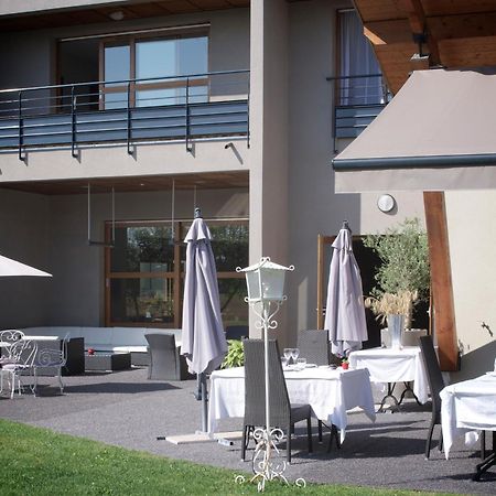 L'Auberge Du Rhone Chavanoz ภายนอก รูปภาพ